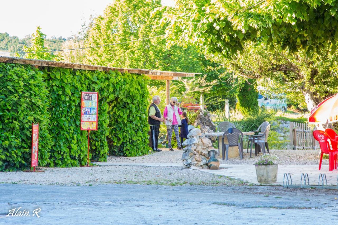 Hotel Paradise Challets And Camping Sarrecave Esterno foto